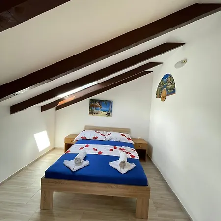 Golub - 2 Apartmán Kaštel Stari