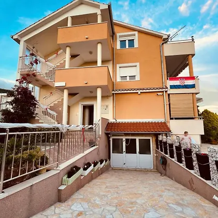 Golub - 2 Apartment