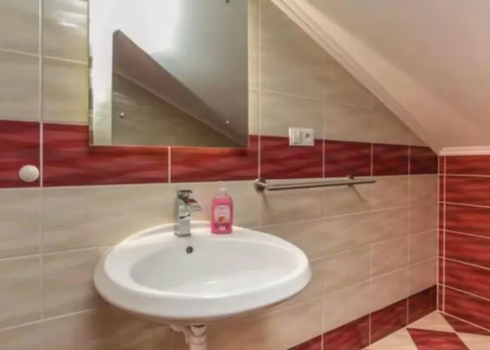 Golub - 2 Apartment Kaštel Stari