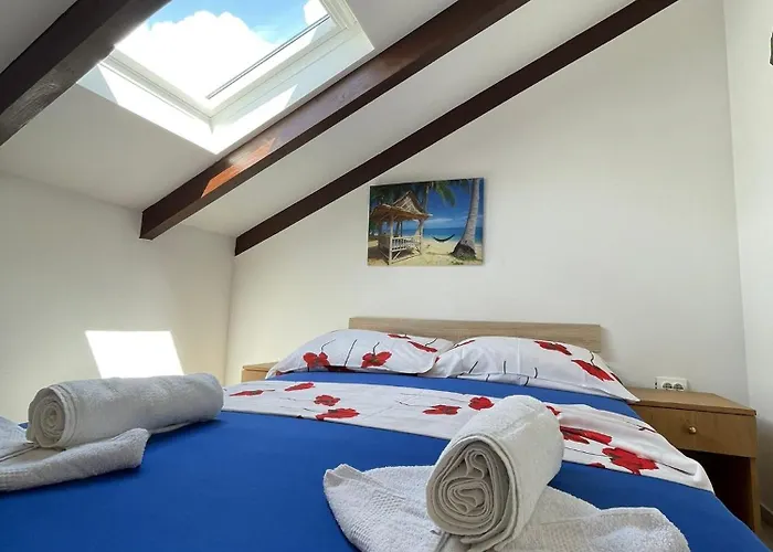 Golub - 2 Apartment Kaštel Stari