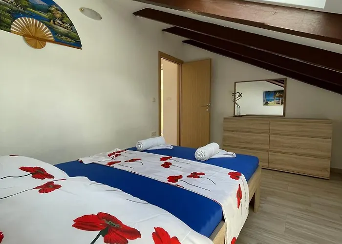 Apartment Golub - 2 Kaštel Stari