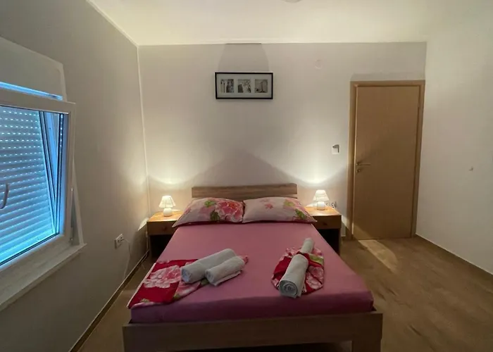 Golub - 2 Kaštel Stari